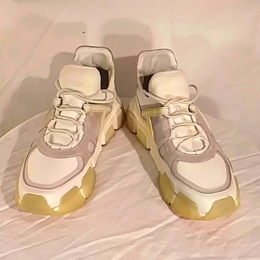 🔥🔥 Salvatore Ferragamo White Leather & Light Grey Suede Sneaker
